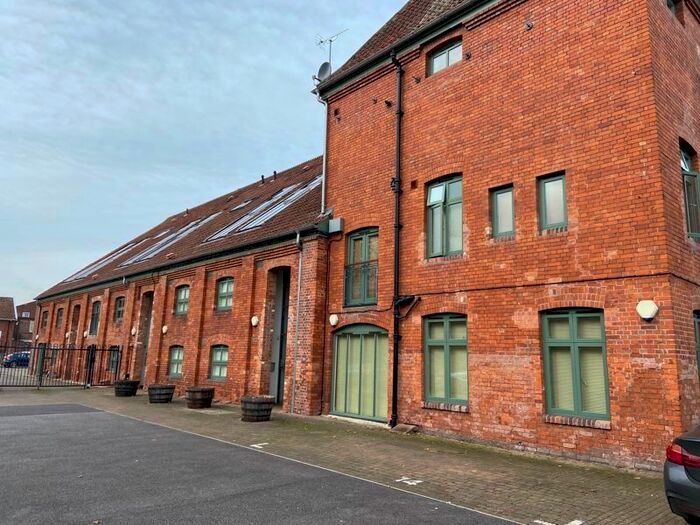 2 Bedroom Flat To Rent In Canon Street, Taunton TA1