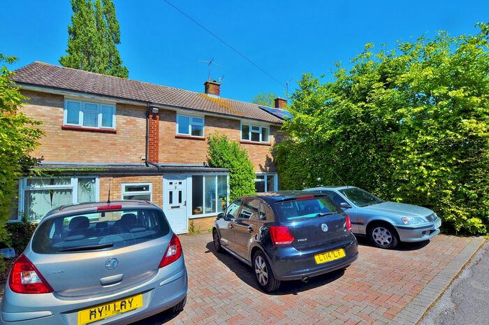4 Bedroom Semi-Detached House To Rent In Blackwell Avenue, Guildford, GU2