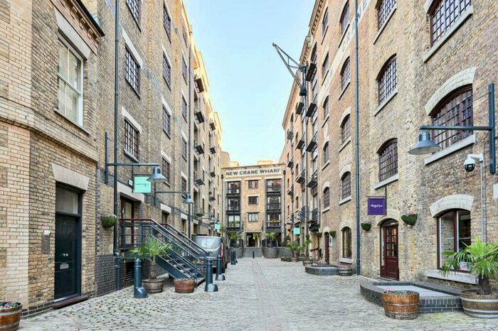 2 Bedroom Flat To Rent In New Crane Place, Wapping, London, E1W