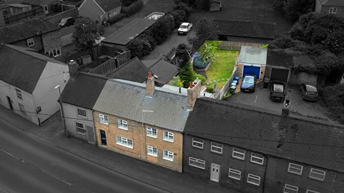 3 Bedroom Terraced House For Sale In High Street, Earith, PE28