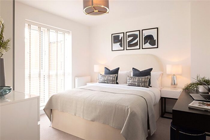 2 Bedroom Flat For Sale In Stapleton Close, Egham, Surrey, TW20