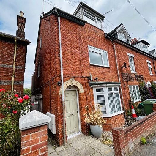 1 Bedroom Maisonette To Rent In A Berkeley Road, Newbury, RG14
