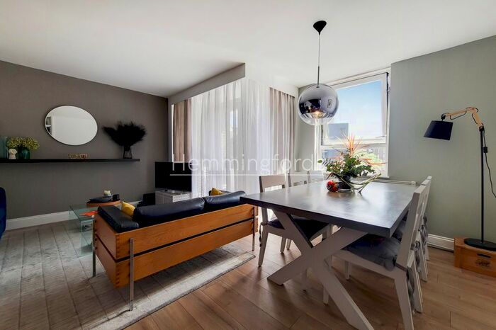 2 Bedroom Maisonette To Rent In Midway House, Manningford Close, London, EC1V