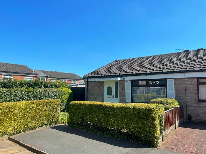 2 Bedroom Flat To Rent In Padstow Close, Halewood, Liverpool, L26