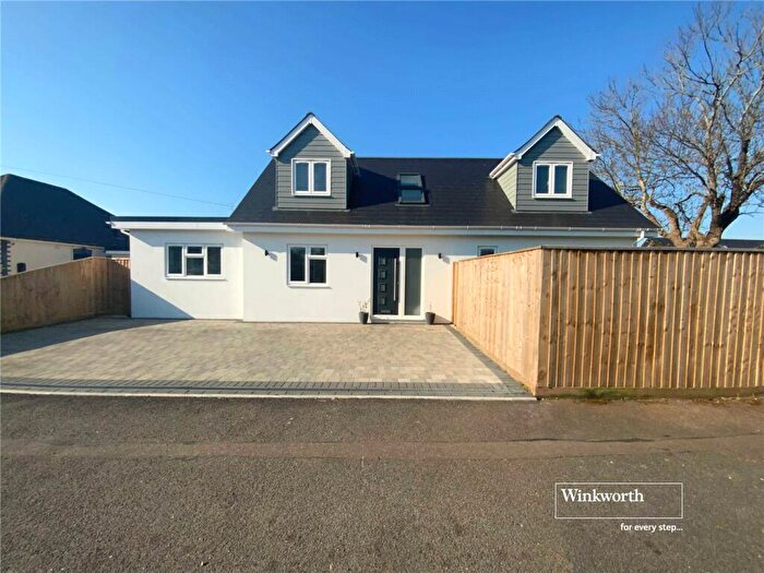 3 Bedroom Bungalow For Sale In Lingwood Avenue, Mudeford, Christchurch, BH23