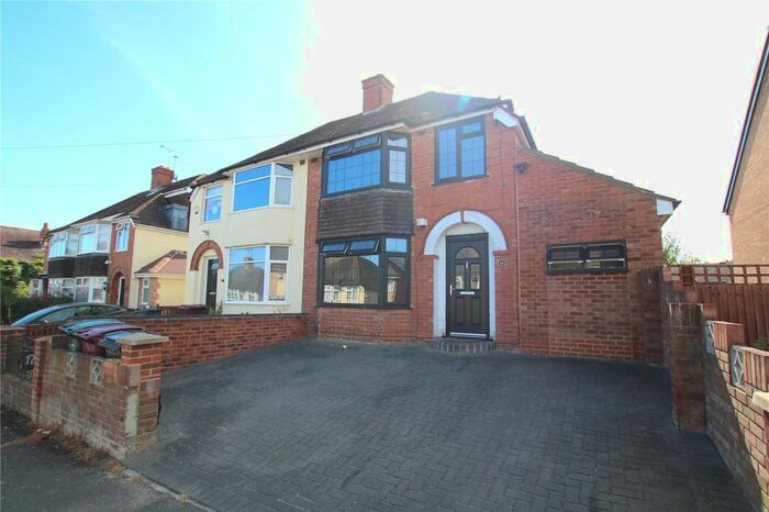 3 Bedroom Semi-Detached House To Rent In Osborne Road, Reading, Berkshire, RG30