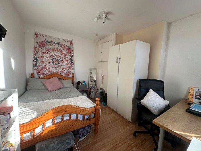 4 Bedroom End Of Terrace House To Rent In Teversal Avenue, Nottingham, NG7