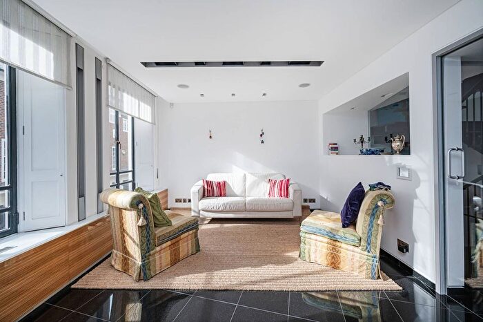 2 Bedroom Property To Rent In Catherine Wheel Yard, St James's, London, SW1A