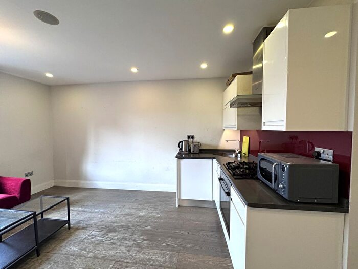 1 Bedroom Flat To Rent In Kingsland Road, London, E8