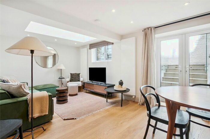 2 Bedroom Flat To Rent In St Stephens Gardens, London, W2
