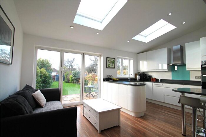 3 Bedroom Semi Detached House To Rent In Sherrards Way, Barnet, EN5