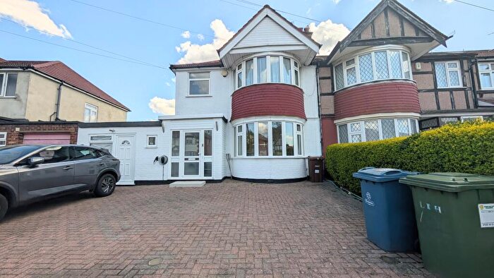 4 Bedroom House To Rent In Kenmore Avenue, Harrow, HA3