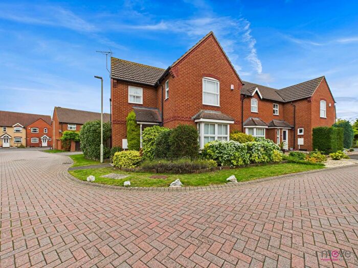 3 Bedroom Semi Detached House For Sale In Kaskelot Way, Hempsted, GL2