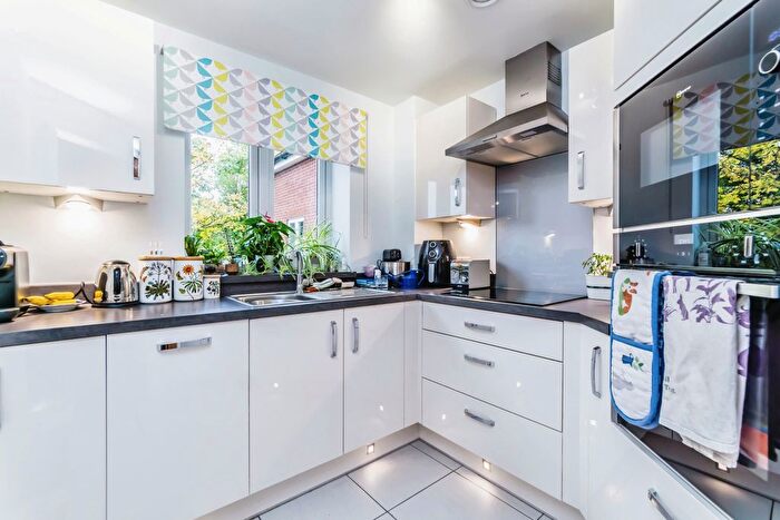 1 Bedroom Flat For Sale In Church Road, Biggin Hill, Westerham, TN16