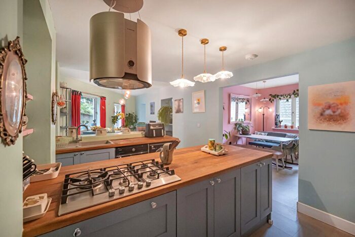 4 Bedroom Bungalow For Sale In Hawthorn Road, Beaufort, NP23