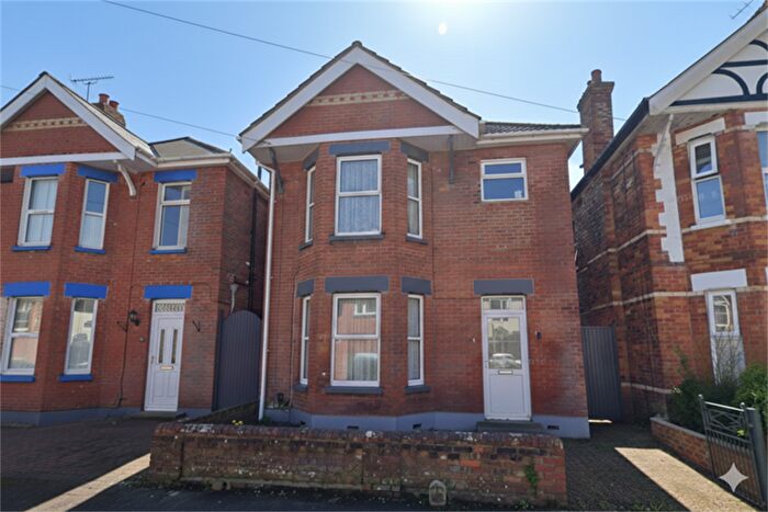 4 Bedroom House To Rent In Green Road, BH9