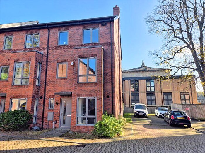 4 Bedroom Town House For Sale In Victoria Gardens, Leeds, LS6