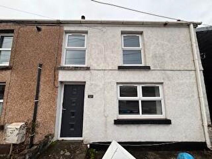 3 Bedroom Terraced House To Rent In Penybanc Road, Ammanford, SA18