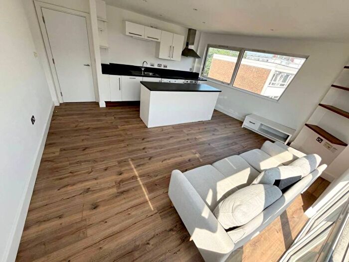 2 Bedroom Flat To Rent In John Ruskin Street, London, SE5