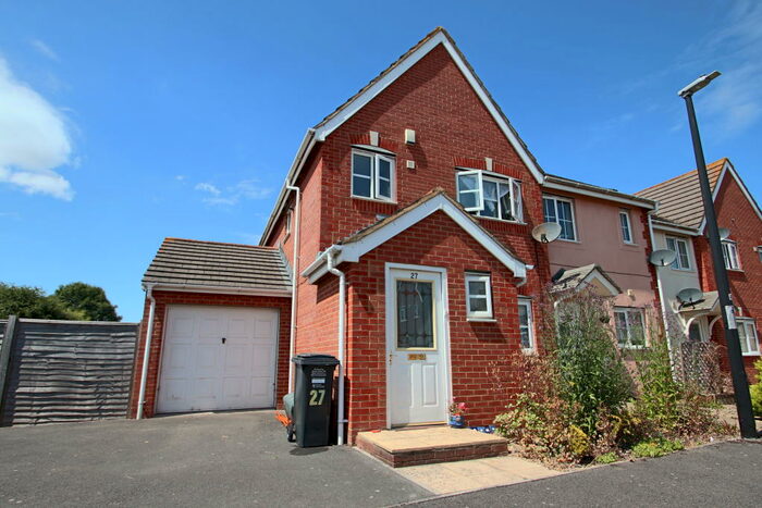 3 Bedroom Semi-Detached House To Rent In St. Georges, BS22