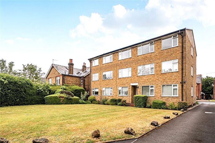 1 Bedroom Flat For Sale In Temple Road, Epsom, Surrey, KT19