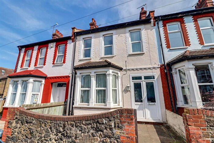 3 Bedroom Terraced House For Sale In Glenwood Avenue, Westcliff-on-Sea, SS0