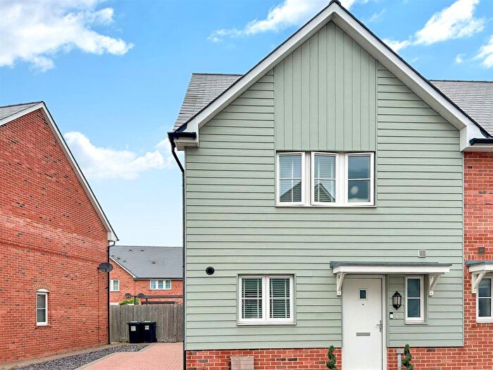 3 Bedroom Semi Detached House To Rent In Hengist Drive, Aylesford, ME20