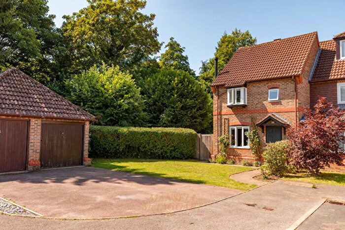 4 Bedroom Semi-Detached House For Sale In Swans Ghyll Forest Row, RH18