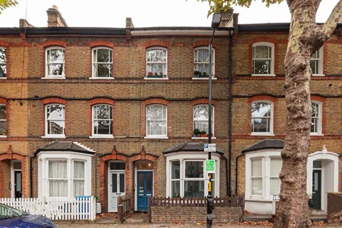 1 Bedroom Flat To Rent In A Walcorde Avenue, London, SE17