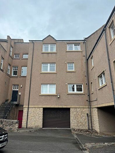 2 Bedroom Flat To Rent In Branning Court, Mid Street, Kirkcaldy, KY1
