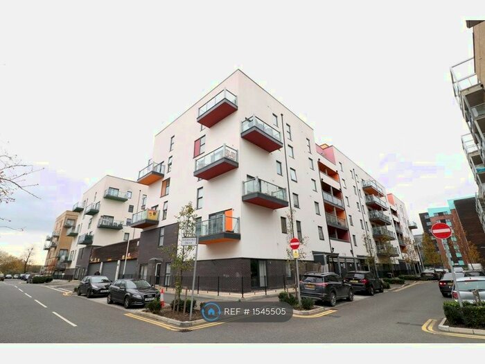 2 Bedroom Flat To Rent In Priory Court, Romford, RM7