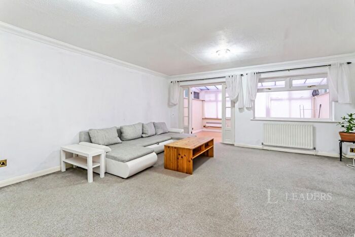 3 Bedroom Terraced House To Rent In Oakapple Close, South Croydon, CR2