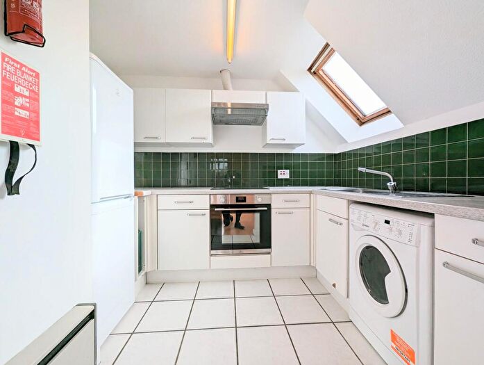 Studio To Rent In Jengers Mead, Laura House Jengers Mead, RH14