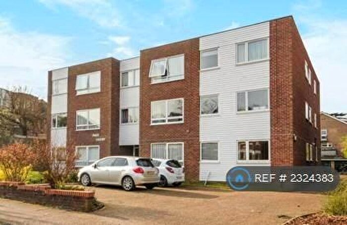 Studio To Rent In Windsor Road, London, N3