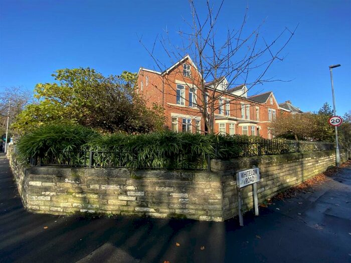 2 Bedroom Flat To Rent In Flat St Johns Corner, - Whitelow Road, Chorlton, M21