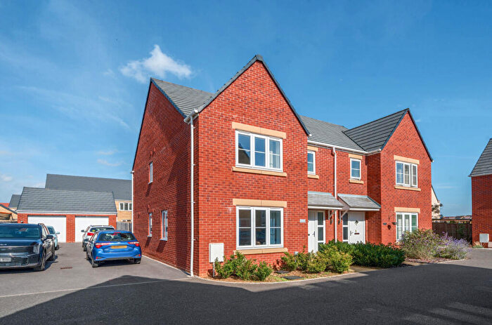3 Bedroom Semi-Detached House For Sale In Chipmunk Drive, Witney, Oxfordshire, OX29