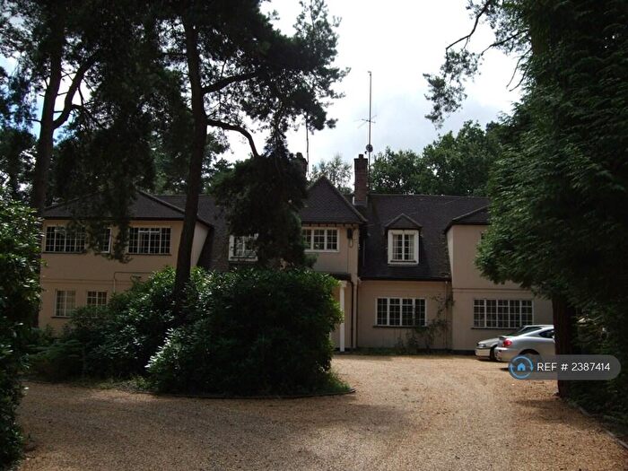 1 Bedroom Flat To Rent In Lakeside, Finchampstead, Wokingham, RG40