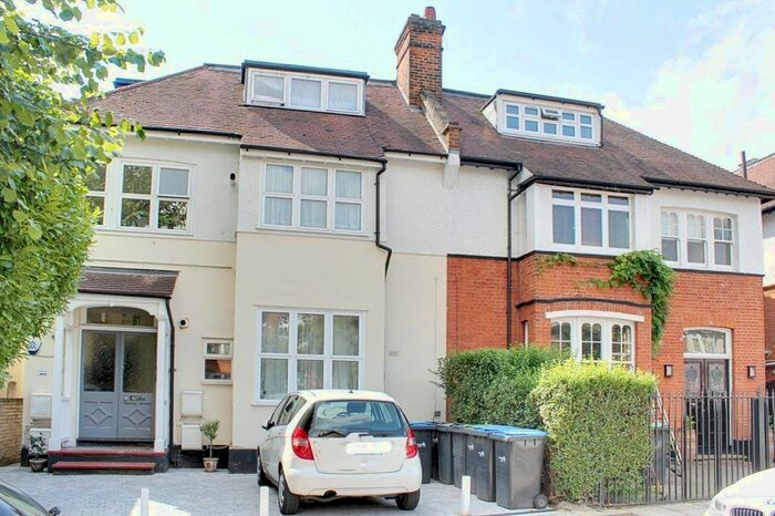 1 Bedroom Flat To Rent In Elm Park Road, Winchmore Hill, London, N21