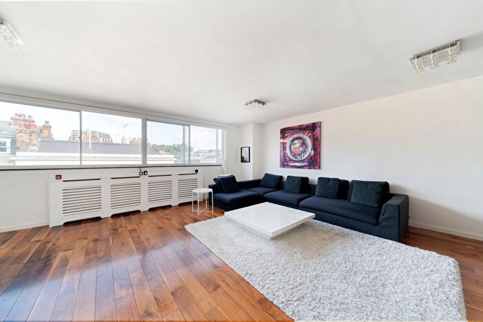4 Bedroom Flat To Rent In George Street, London, W1H