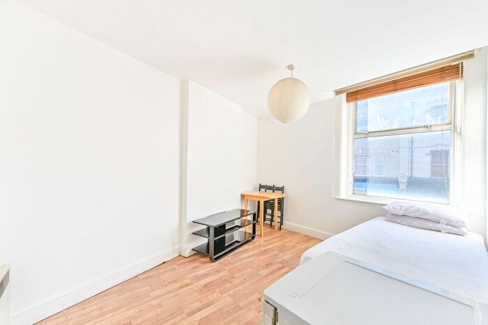 Studio To Rent In High Road, Willesden, London, NW10