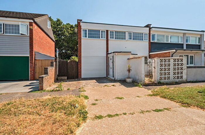 3 Bedroom Semi-Detached House For Sale In Oakdene, Gosport, Hampshire, PO13