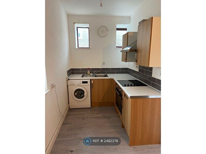 1 Bedroom Flat To Rent In Ty Naba, Clydach, Swansea, SA6