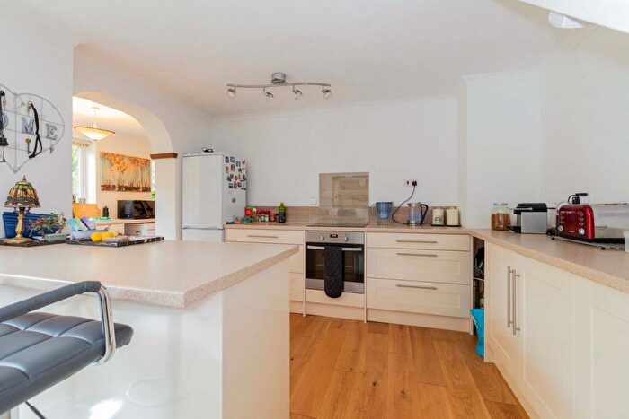 3 Bedroom Link Detached House For Sale In Cadwell Drive, Maidenhead, SL6