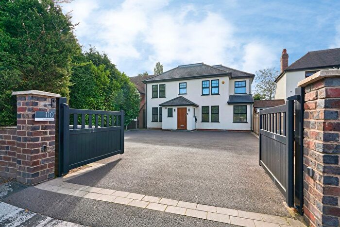 4 Bedroom Detached House For Sale In Lichfield Road, Walsall, WS3