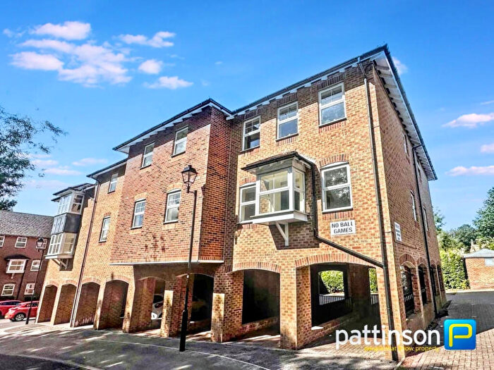 2 Bedroom Apartment For Sale In St. Giles Close, Gilesgate, Durham, Durham, DH1