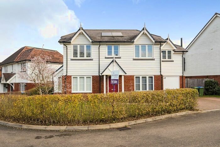 5 Bedroom Detached House For Sale In Oak Road, Billingshurst, RH14