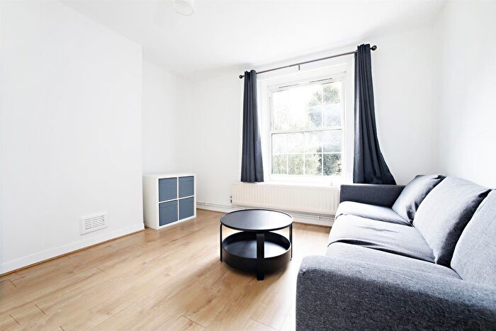 4 Bedroom Flat To Rent In Rockingham Street, London, SE1
