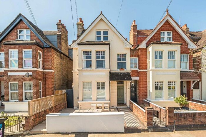 2 Bedroom Flat To Rent In Laitwood Road, Balham, SW12