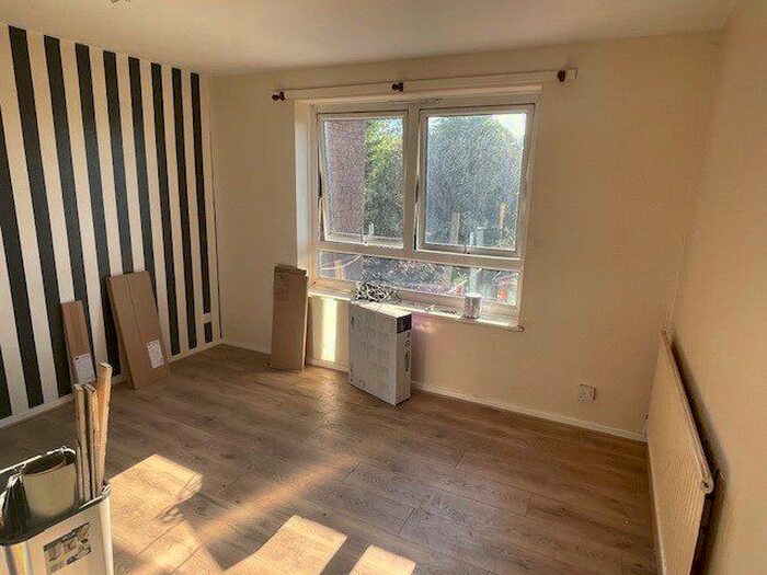 2 Bedroom Maisonette To Rent In Olley Close, Wallington, SM6