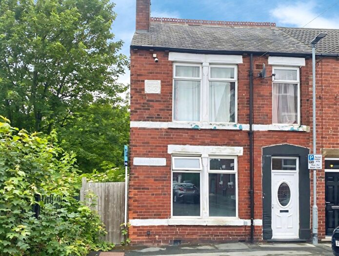 3 Bedroom End Of Terrace House For Sale In Newland Street, Wakefield, WF1